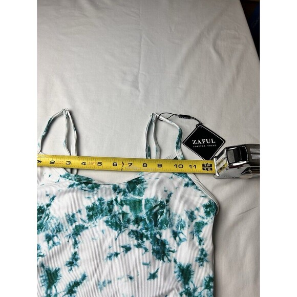 NWT Zaful Forever Young White Green Tie Dye Crop Tank Top Size 4. LRC7-1 - Picture 2 of 7